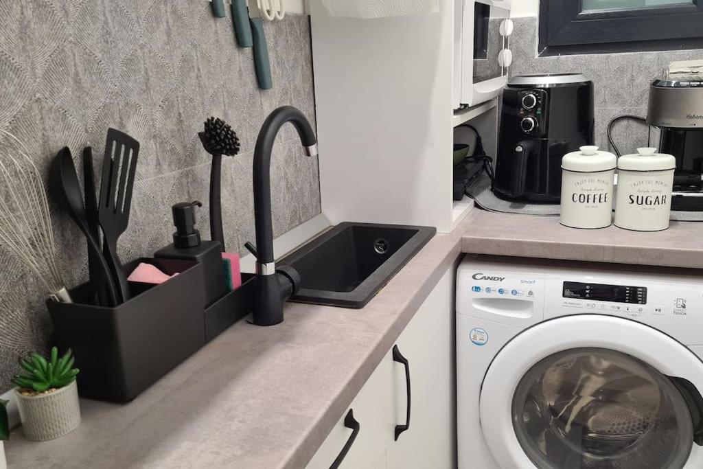 Cosy And Stylish Studio ブカレスト エクステリア 写真